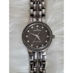 Gorgeous Anne Klein 10-8213 Crystals Ladies Quartz Watch New Battery Running